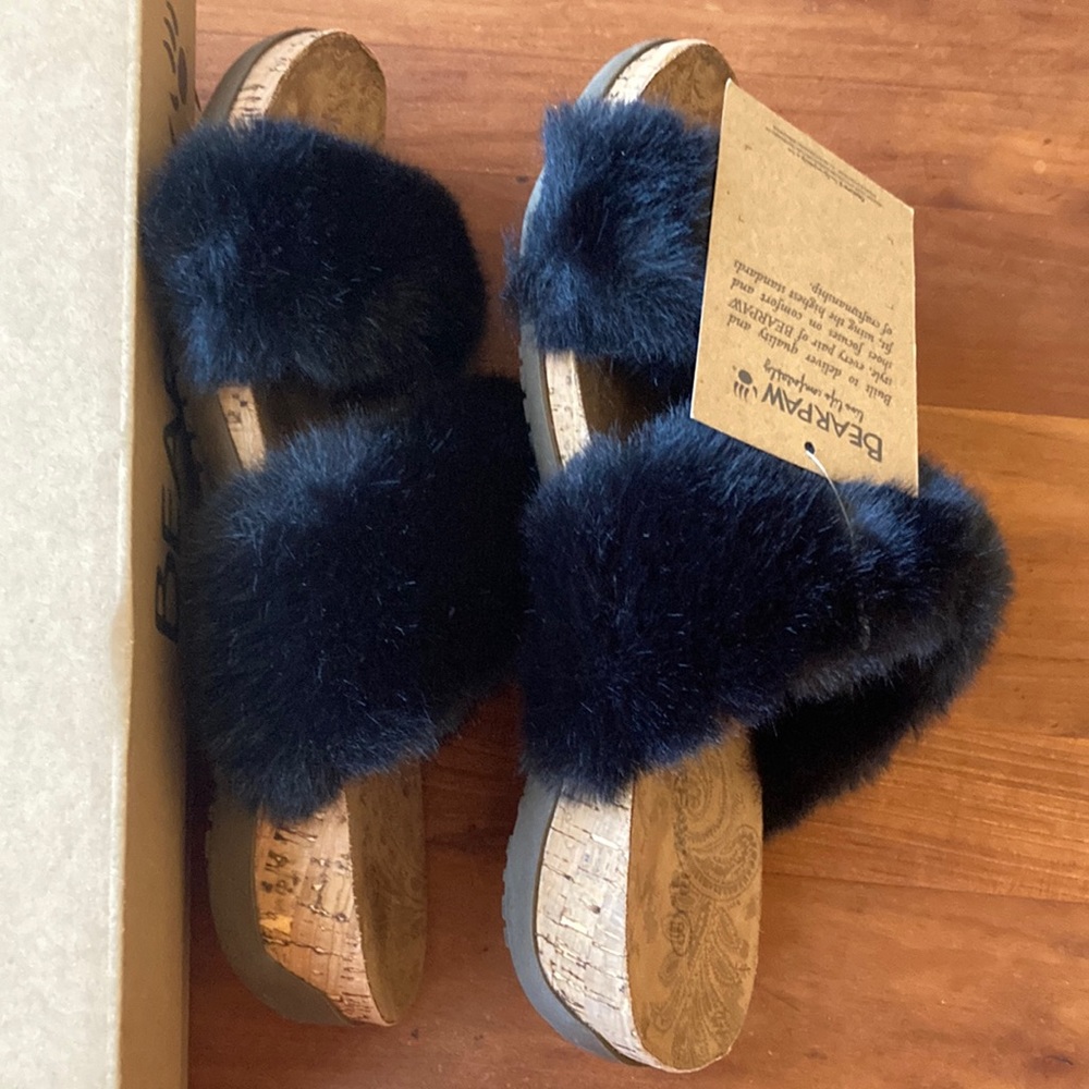 BearPaw Analia fuzzy sandals - Picture 6 of 12